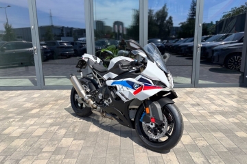 2026 BMW S1000RR Tricolor Akrapovic Kute felgi