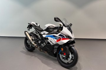 2026 BMW S1000RR Tricolor Akrapovic Kute felgi